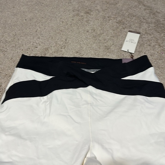 Calia High Rise Capri Pants Stay The Path XL Cream Black NWT - Picture 3 of 7